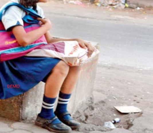 यूपी: मनचलों से तंग आकर 9वीं की छात्रा ने फांसी लगाकर की आत्महत्या !