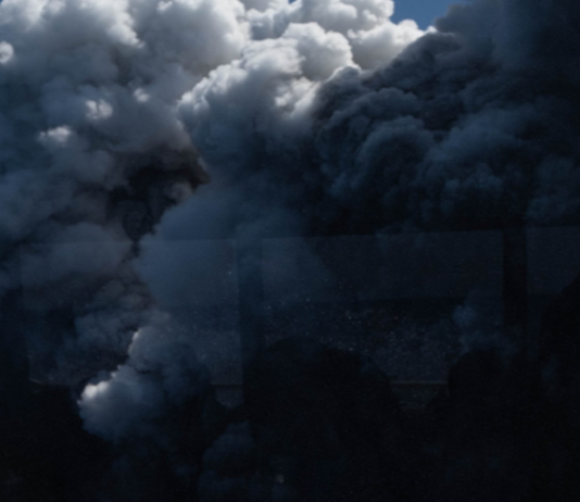 अचानक ज्वालामुखी विस्फोट से 5 की मौत, एक दर्जन से ज्यादा लोग घायल