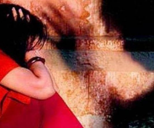 पड़ोसी ही कर रहा था 8वीं का छात्रा का रेप, गर्भवती होने पर हुआ खुलासा