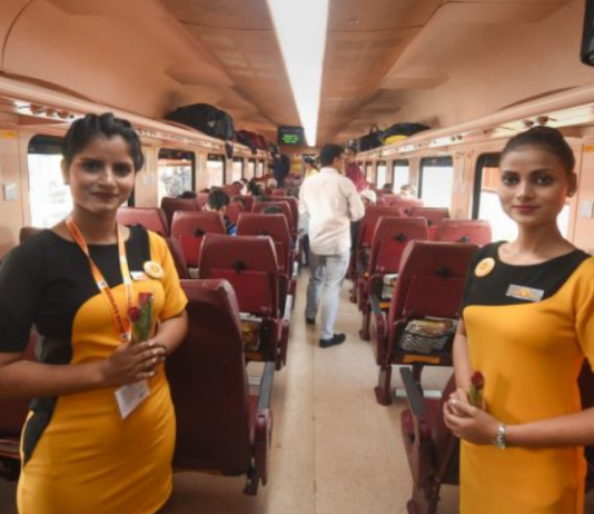 तेजस एक्सप्रेस के बाद अब इन 6 ट्रेनों के निजीकरण की तैयारी में सरकार