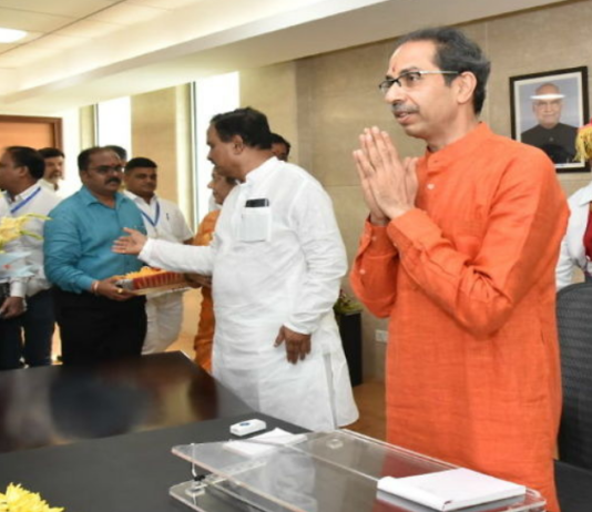 एक्शन मोड में CM ठाकरे, फडणवीस सरकार के कई प्रोजेक्ट्स पर लगाई रोक !