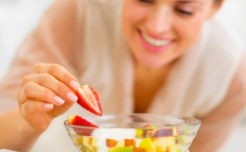 बढ़ती उम्र में स्वस्थ रहने के लिए अपनी डाइट में शामिल करें ये चीजें