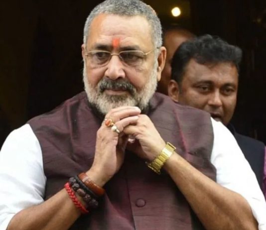 बीजेपी नेता बोले- जिस कश्मीर के लिए हजारों सपूतों ने दी जान, उसी के खिलाफ पोस्टर दिखा रहे लोग