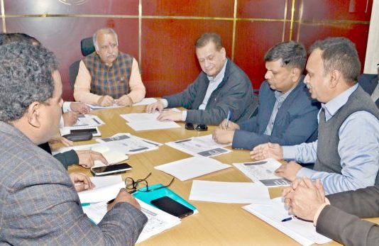 लखनऊ: जनता का विश्वास जीतते हुए सीवर नेटवर्क संबंधी शिकायतो का हो निस्तारण: आशुतोष टंडन