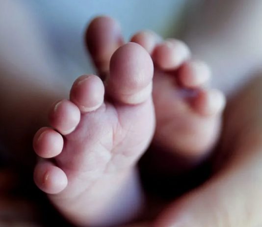 कलयुगी मां की हैवानियत, पहले दूध पिलाया फिर लोरी सुना ले ली तीन मासूमों की जान