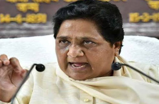 प्रियंका के बाद अशोक गहलोत पर मायावती ने बोला हमला, कहा- तुरंत बर्खास्त हो राजस्थान सरकार