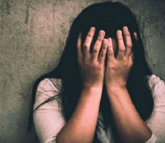 घर आए मेहमान ने 20 साल की युवती के साथ किया दुष्कर्म
