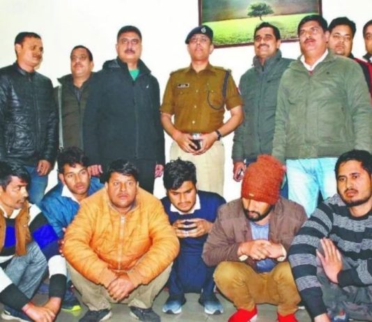 UPTET 2019: अभ्यर्थियों को सॉल्व पेपर देने जा रहे सॉल्वर गैंग के 37 सदस्य गिरफ्तार