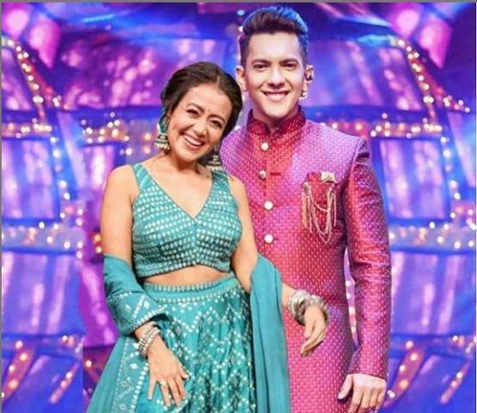 नेहा कक्कड़ और आदित्य नारायण ने रचाई शादी, वायरल हुई शादी की तस्वीरें