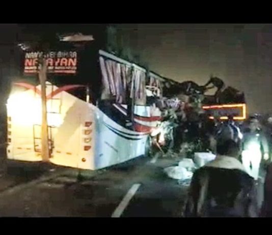 फ़िरोज़ाबाद सड़क हादसे में 14 की गई जान, नशे में था बस ड्राइवर