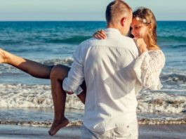 पार्टनर की तलाश में शख्स ने किया बिलबोर्ड को बुक, महिलाओं की लग गई लंबी लाइन