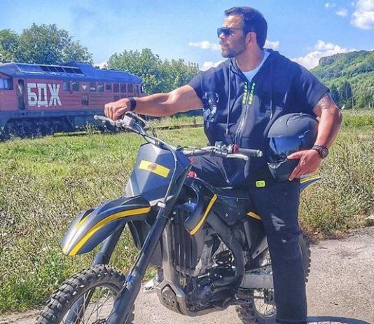 जानिए! इस ऑलराउंडर डायरेक्टर के जीवन का सच, 35 रुपये सैलरी से शुरू किया था काम