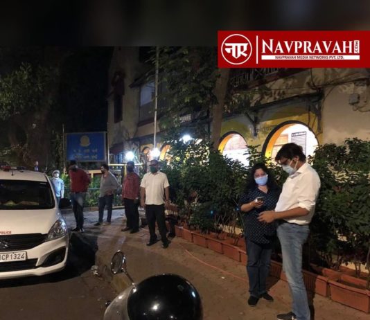 वरिष्ठ पत्रकार अर्णब गोस्वामी पर हमला, आरोपी गिरफ़्तार, पूछताछ जारी अर्नब गोस्वामी और उनकी पत्नी कल रात 2 बजे अंजान व्यक्तियों ने हमला कर दिया