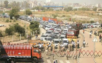 दिल्ली-हरियाणा सीमा सील, गुरुग्राम में लगा जाम