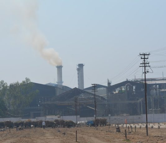 सीतामढ़ी: लॉकडाउन में चीनी मिल की मनमानी, निकाले गए 600 मज़दूर सीतामढ़ी: लॉकडाउन में चीनी मिल की मनमानी, निकाले गए 600 मज़दूर