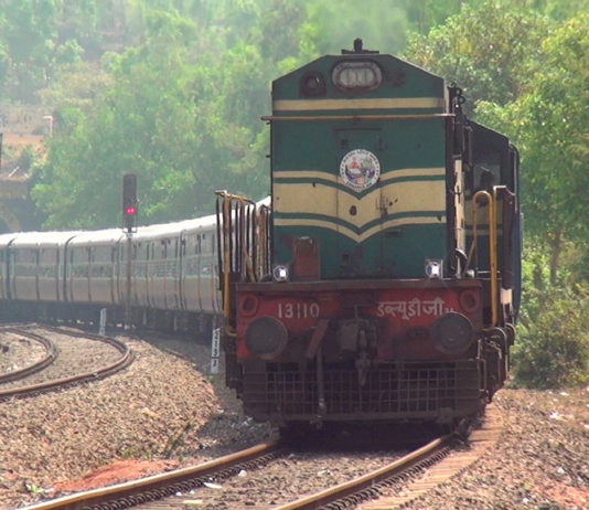 धीरे-धीरे ट्रैक पर आ रही रेलवे : अनलॉक-4 में 100 अतिरिक्त ट्रेनें चलाने की तैयारी