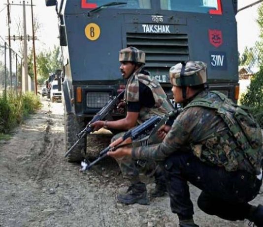 अनंतनाग में सुरक्षा बलों से मुठभेड़ में दो आतंकवादियों का खात्मा