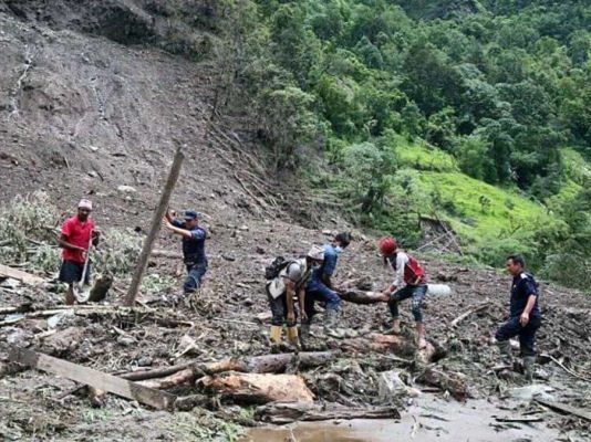 मूसलाधार बारिश में नेपाल में भूस्खलन, 9 की मौत, 22 लापता