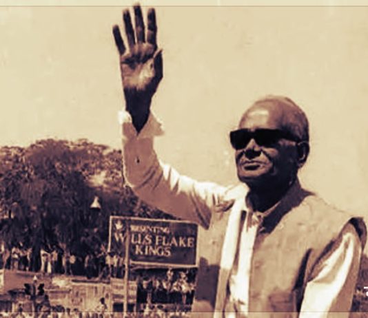 लोकनायक के वारिसों से कुछ सवाल तो बनते ही हैं !