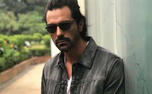 बॉलिवुड एक्टर अर्जुन रामपाल के घर एनसीबी का छापा