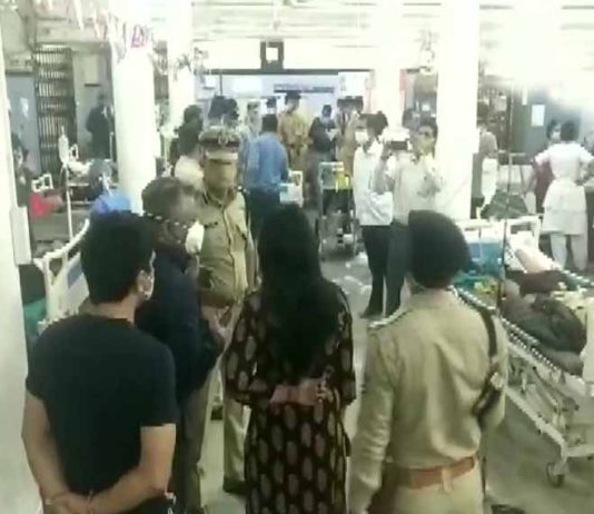 गुजरात : दो ट्रकों की भीषण भिड़ंत में 11 की मौत, 17 घायल