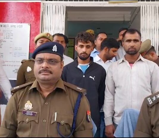 UP: भदोही में 65 लाख की अंग्रेजी शराब बरामद, ट्रक से झारखंड ले जा रहे 2 तस्कर धरे गए