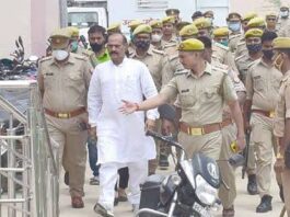 यूपी: गायिका से दुष्कर्म मामले में बाहुबली विजय मिश्रा दोषी करार, पुत्र विष्णु व पौत्र विकास दोषमुक्त