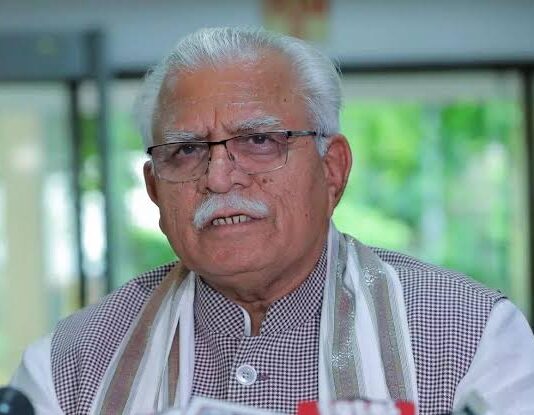 हरियाणा: खट्टर ने विधायक पद से भी दिया इस्तीफ़ा, करनाल से लड़ सकते हैं लोकसभा चुनाव