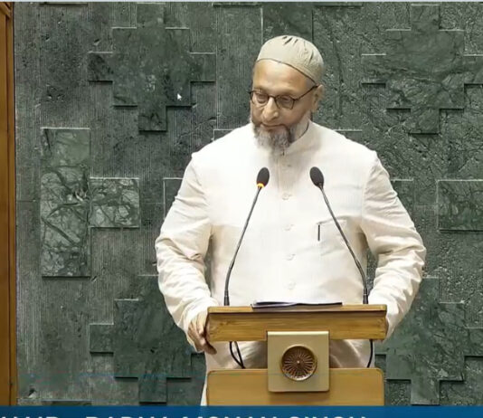 शपथ ग्रहण के बाद ओवैसी ने लगाया जय फ़िलिस्तीन का नारा, सोशल मीडिया पर लोगों ने लगाई लताड़