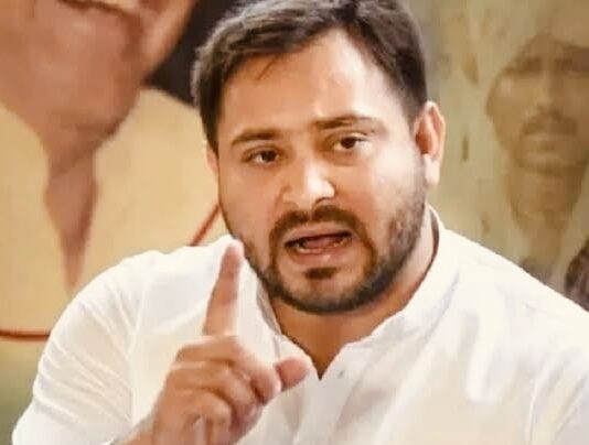 भाजपा के ‘कोलकाता बंद’ के विरोध में खुलकर बैटिंग कर रहे तेजस्वी यादव, भाजपा नेताओं को घेरा