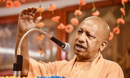 योगी सरकार ने राज्य के कर्मचारियों दी एक महीने की मोहलत, 30 सितम्बर तक देना होगा संपत्ति का ब्योरा