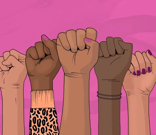 महिलाएँ: परिवार और समाज के आर्थिक ताने-बाने की रीढ़