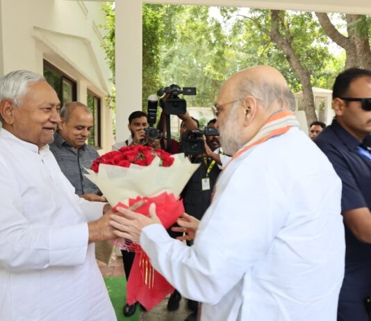 बिहार : CM नीतीश से मिले गृह मंत्री अमित शाह, सियासी गलियारों में हलचल तेज