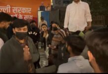 डीएसजे के छात्रों ने गरीबों में बांटे कंबल