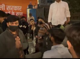 डीएसजे के छात्रों ने गरीबों में बांटे कंबल